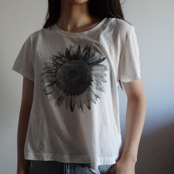 SUNFLOWER TEE - Picture 3 of 4